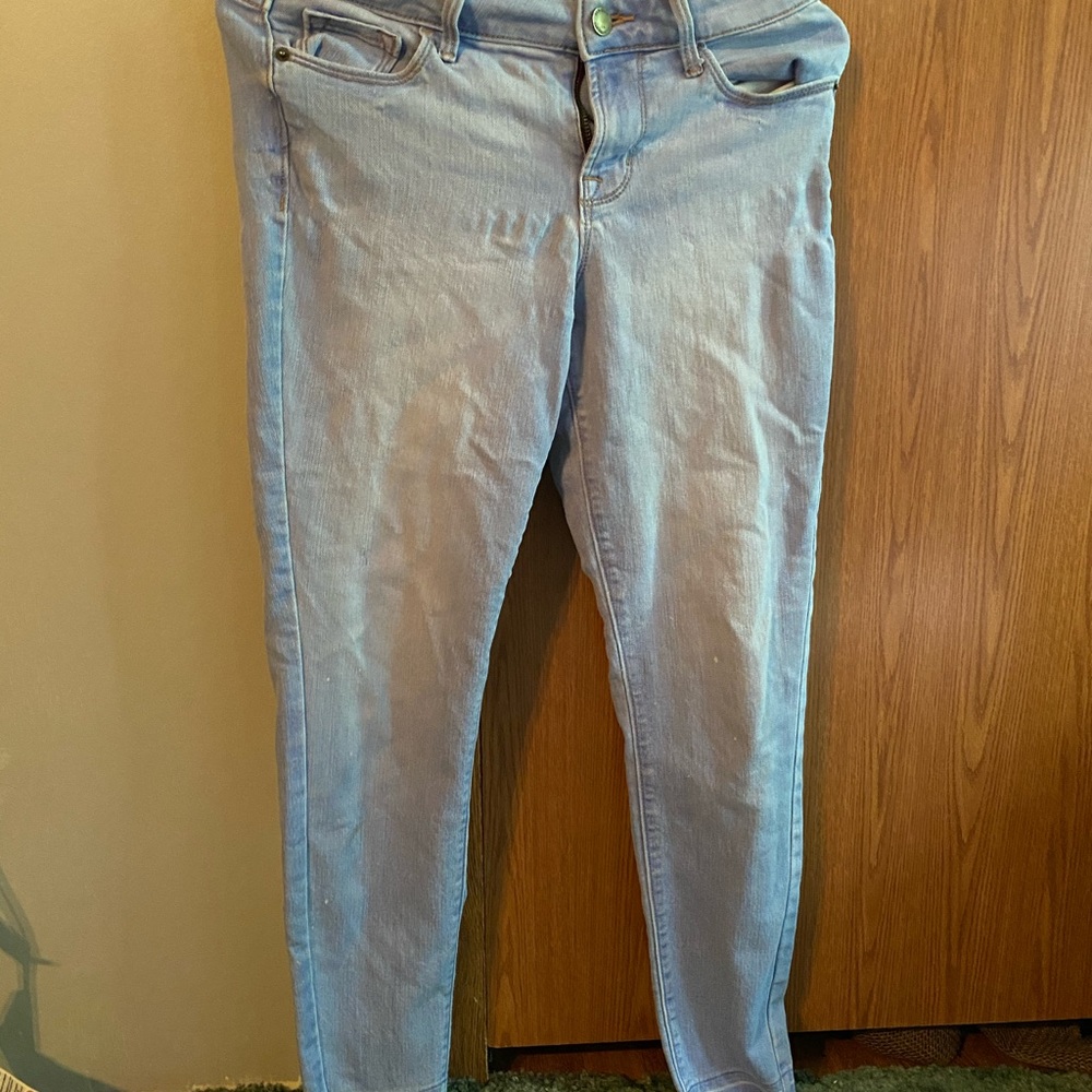 Light Wash Blue Jeans